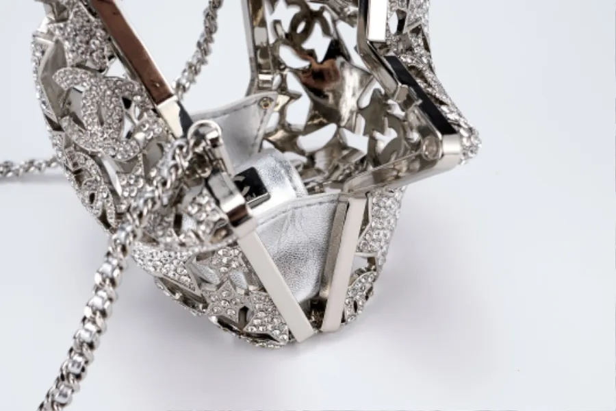 chanel_as5658_detail_01.jpg