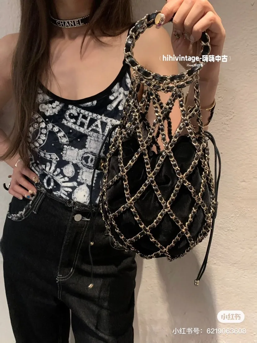 chanel_cc_42cm_side.jpg