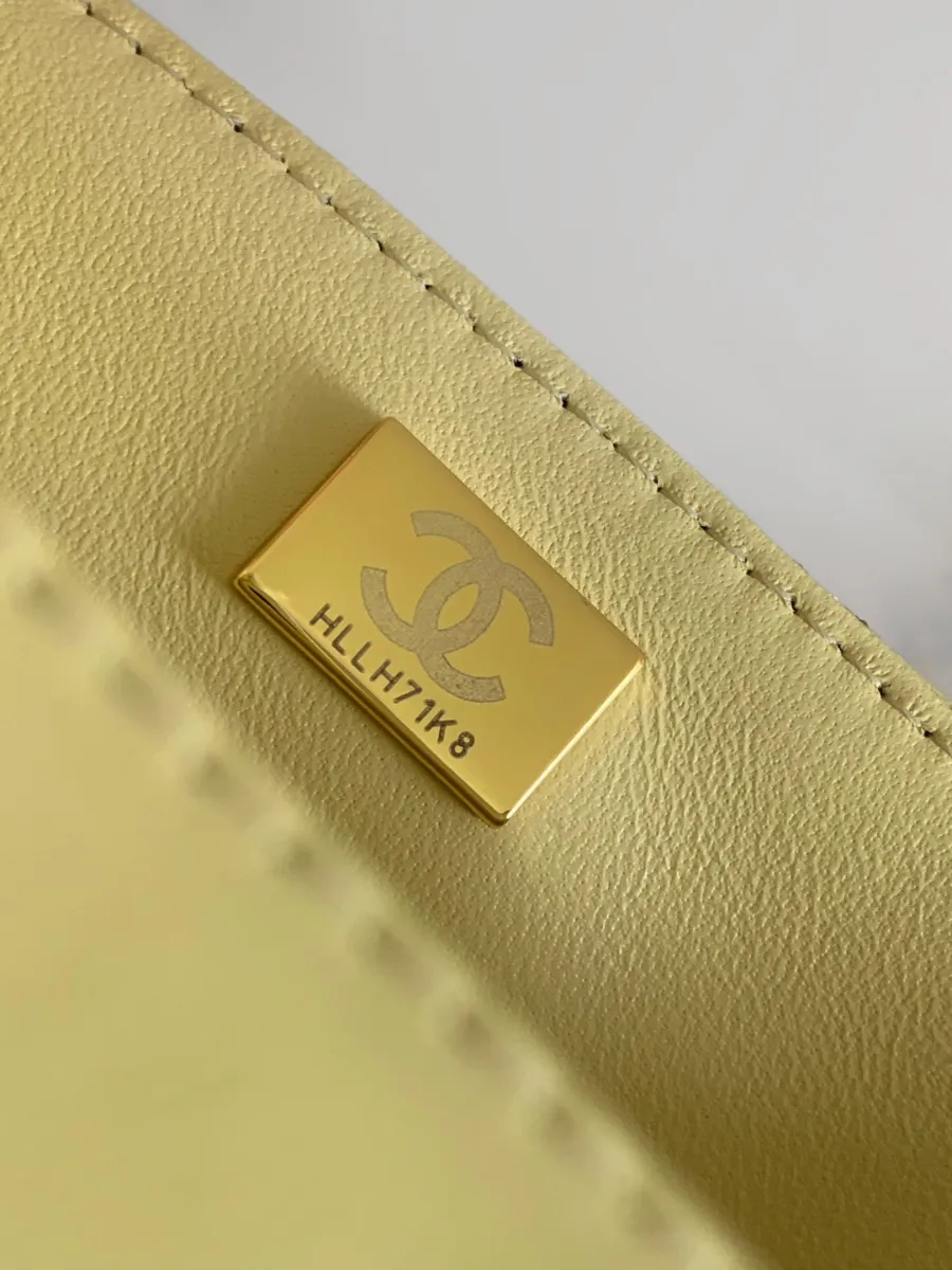 chanel_20bag_as2431_detail_06.jpg