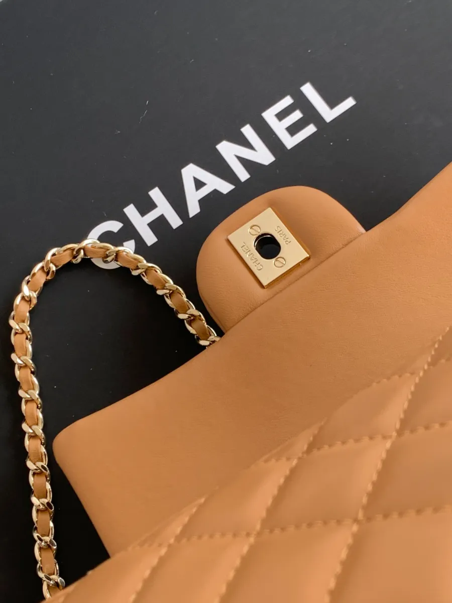 chanel_latest_mini_grained_lambskin_20bag_as2431_detail_02.jpg