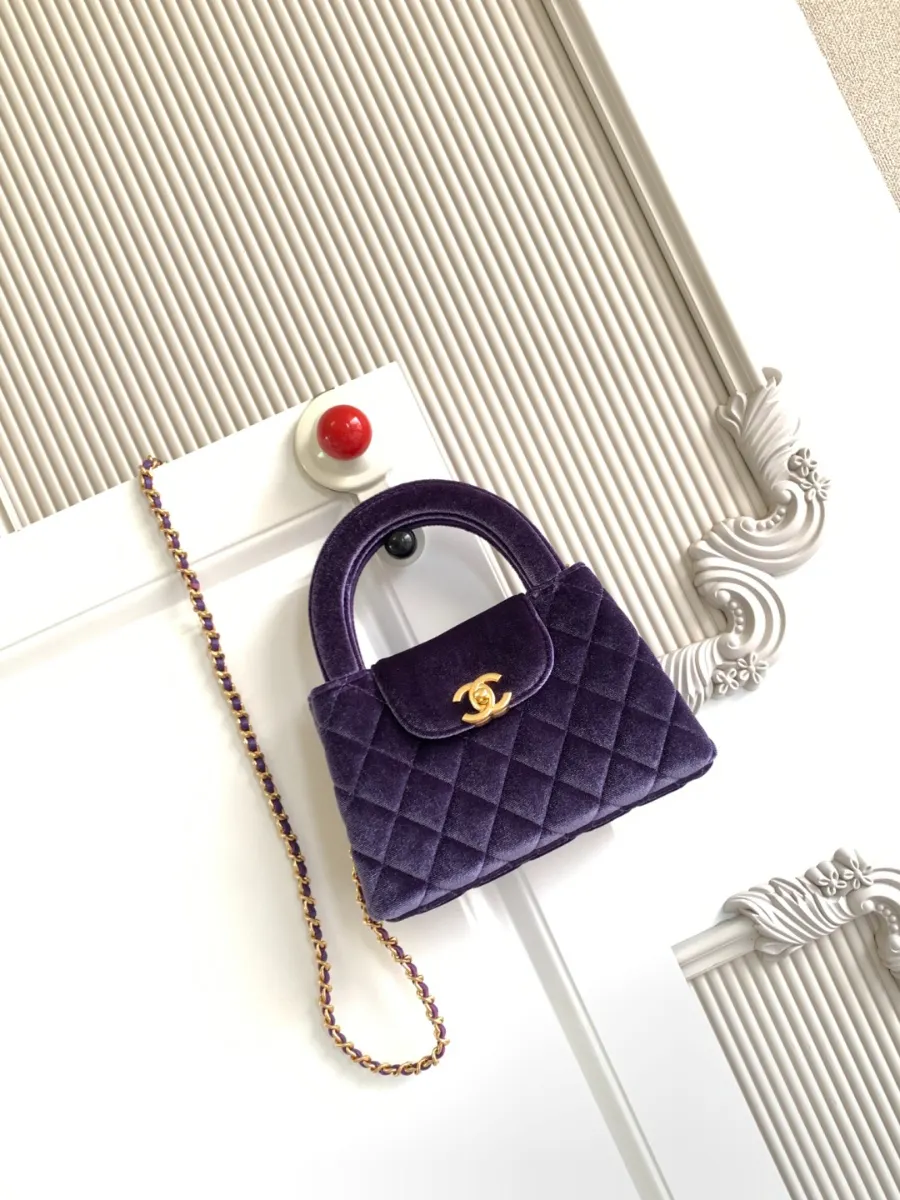 chanel_silkeubelbes_kellybag_as4416_detail_01.jpg