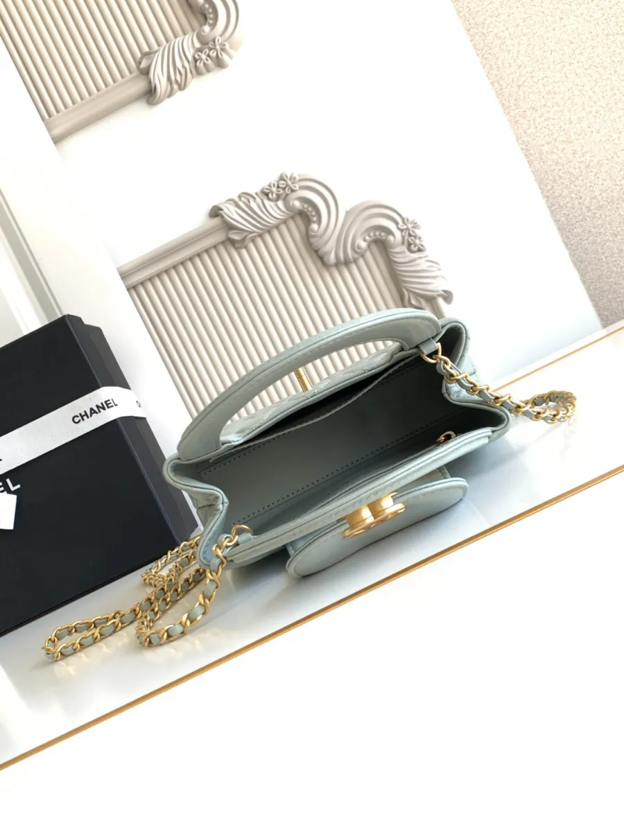 chanel_lambskin_kellybag_as4416_inside.jpg