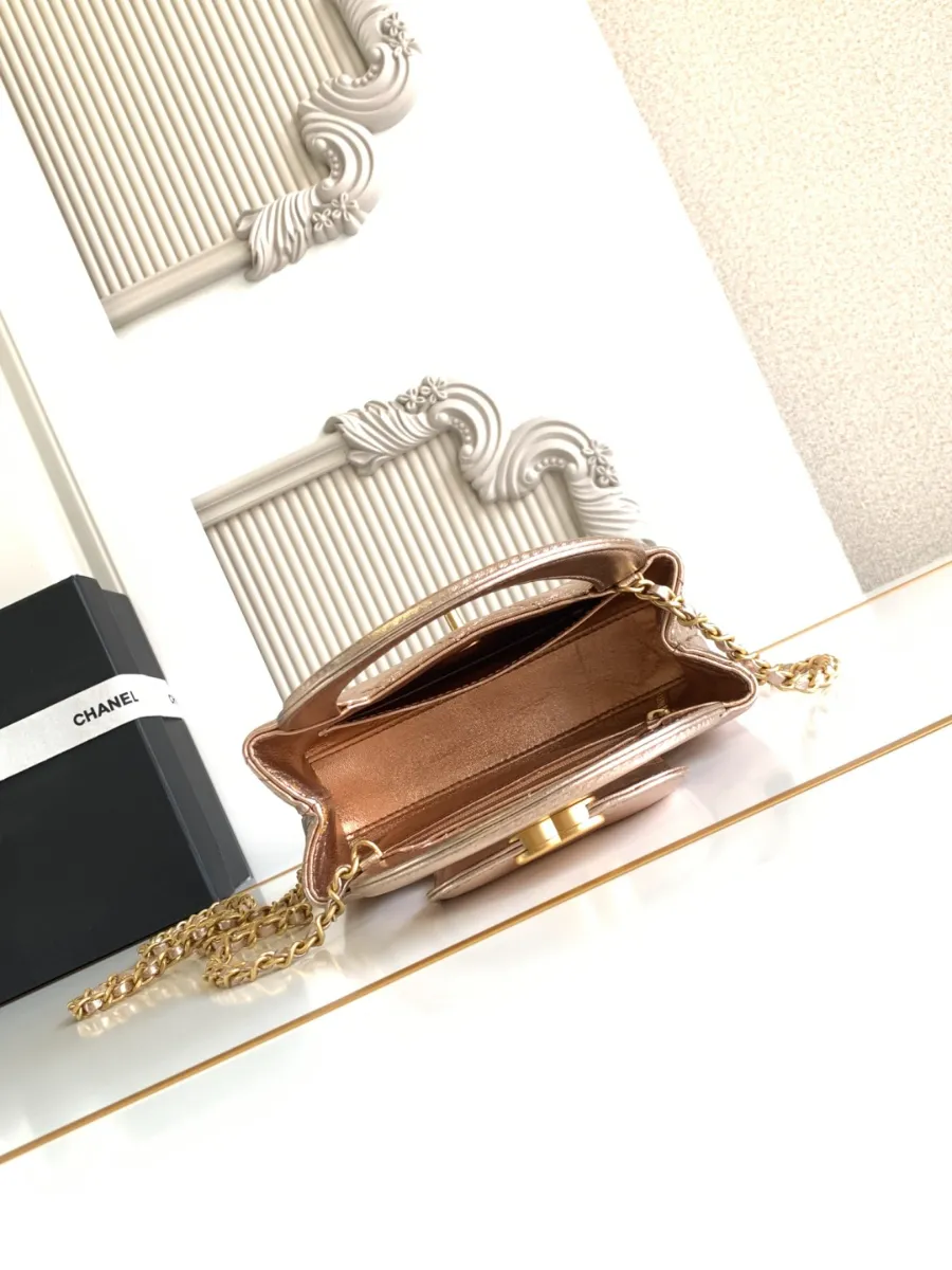 chanel_lambskin_kellybag_as4416_inside.jpg