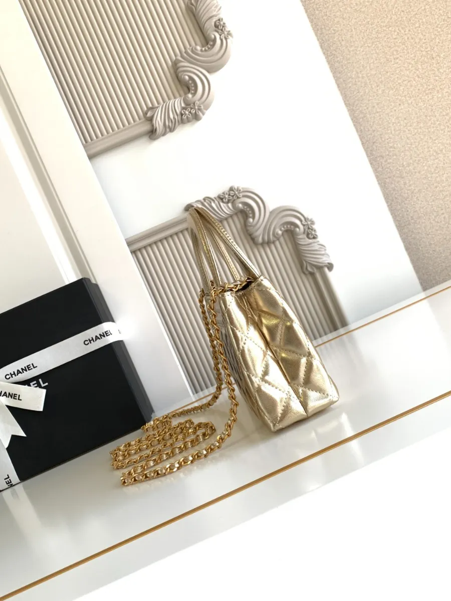 chanel_lambskin_kellybag_as4416_side.jpg