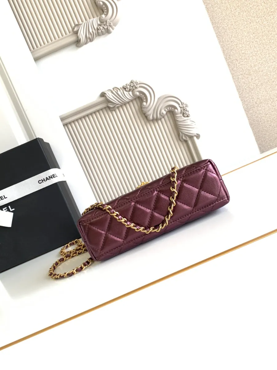 chanel_lambskin_kellybag_as4416_bottom.jpg