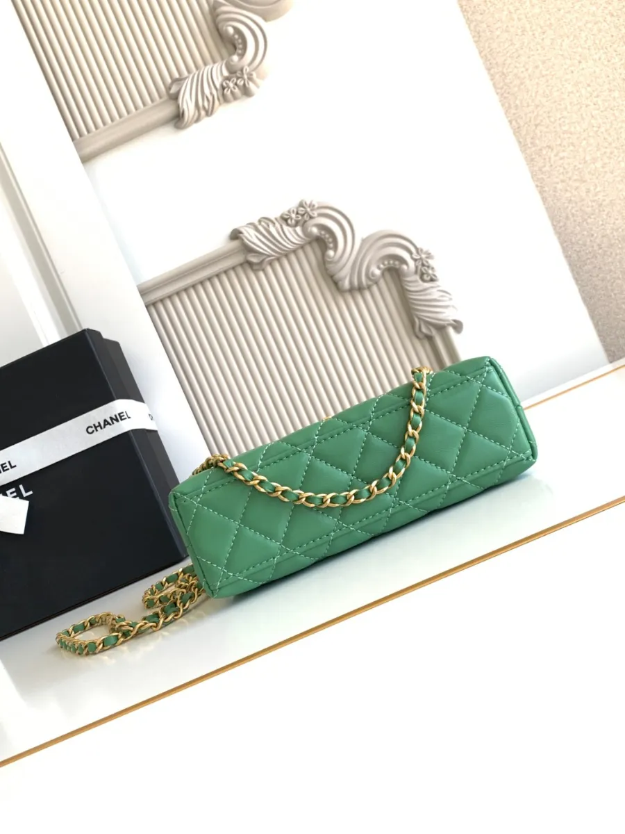 chanel_calfskin_kellybag_as4416_bottom.jpg