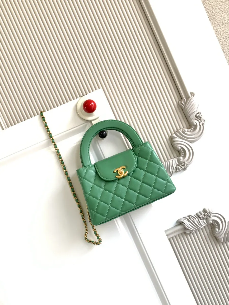 chanel_calfskin_kellybag_as4416_detail_01.jpg
