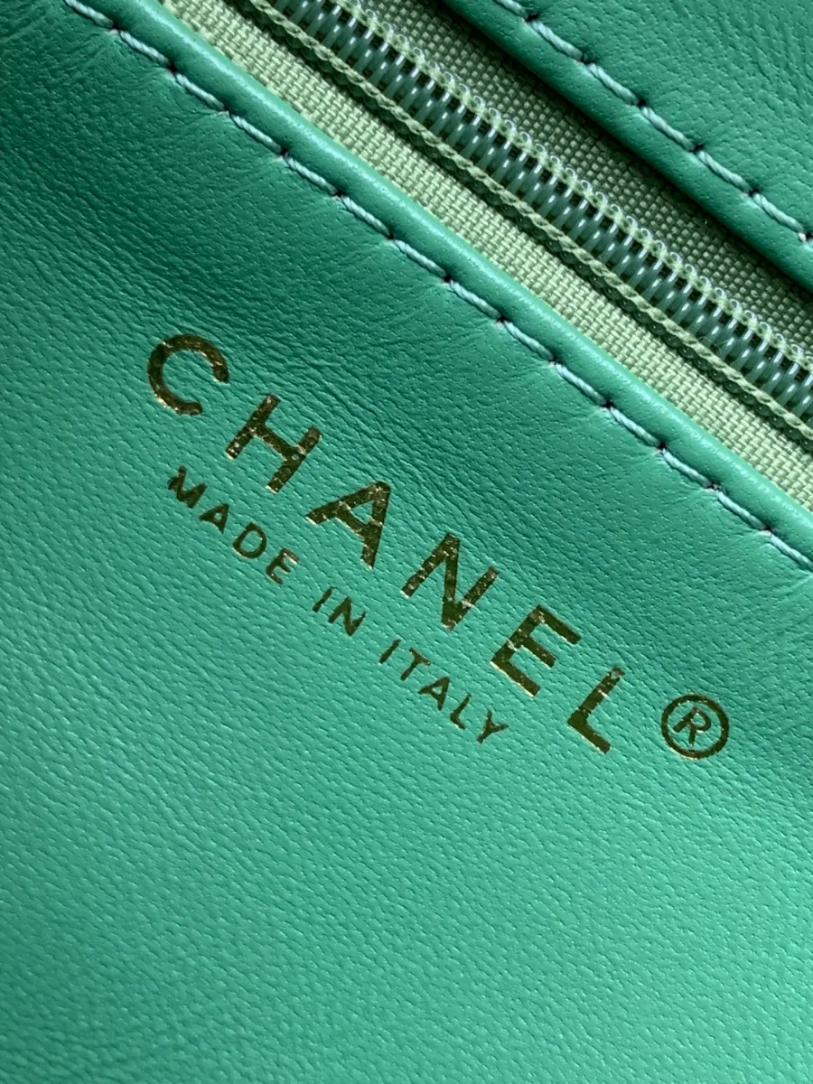 chanel_calfskin_kellybag_as4416_detail_04.jpg