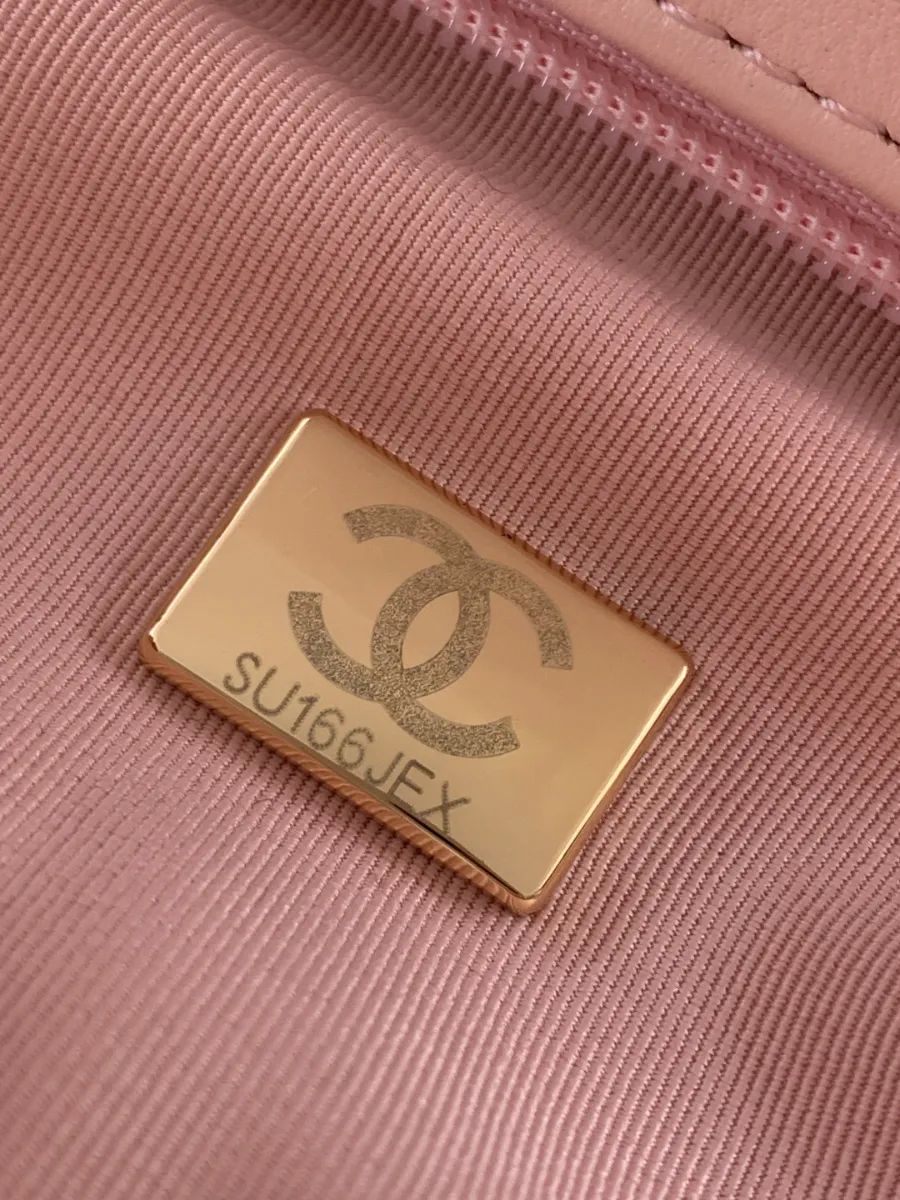 chanel_calfskin_kellybag_as4416_detail_05.jpg