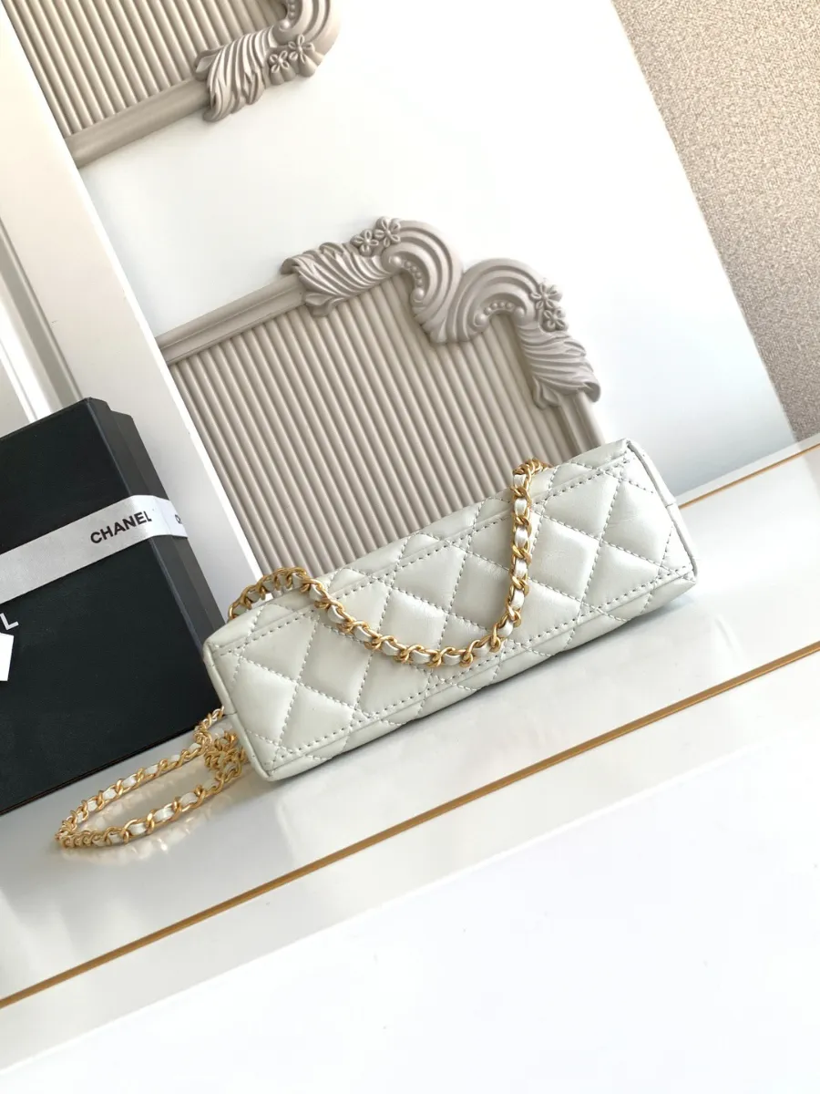 chanel_calfskin_kellybag_as4416_bottom.jpg