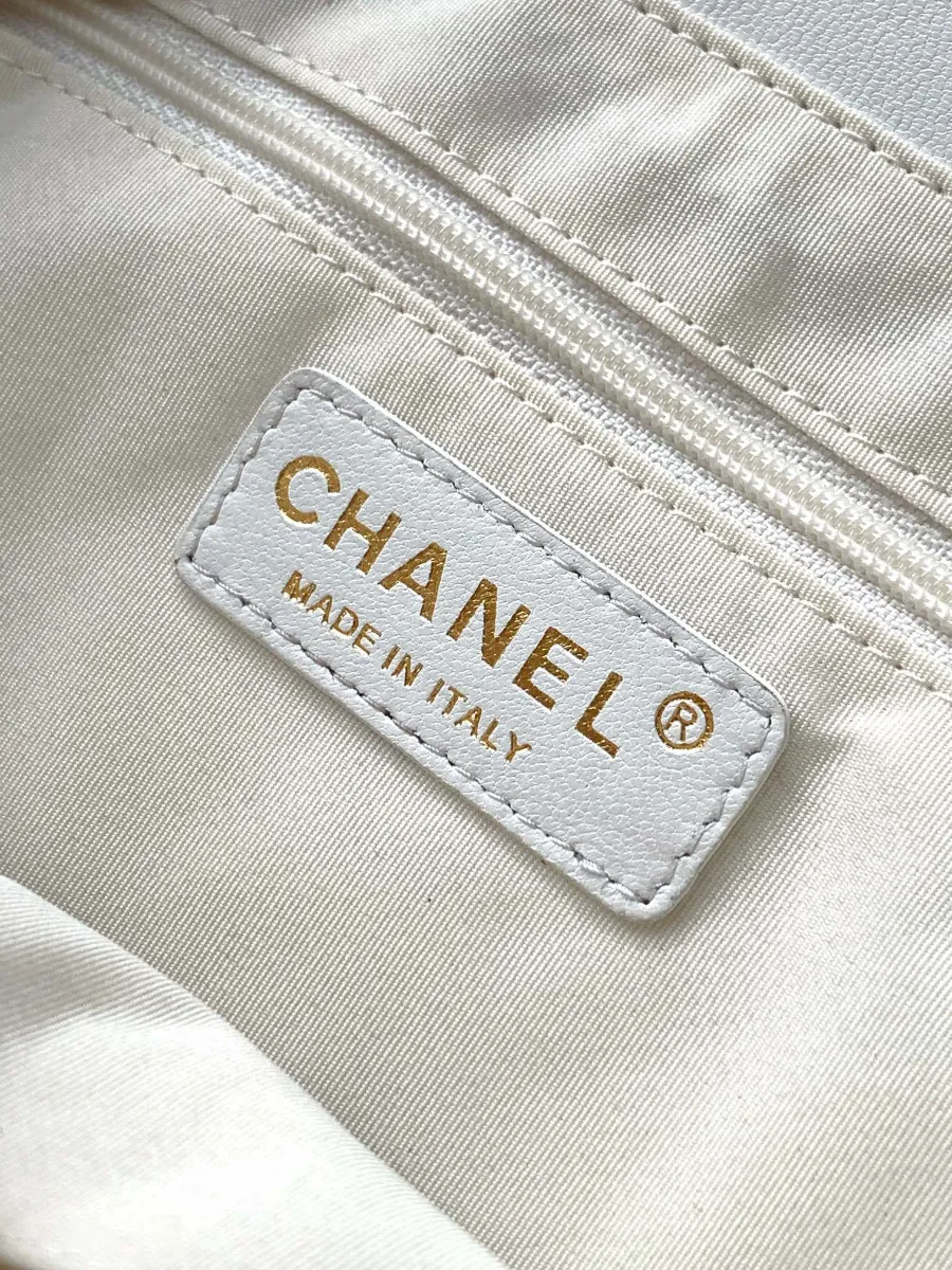 chanel_26c_latest_woven_totebag_as5951_detail_04.jpg