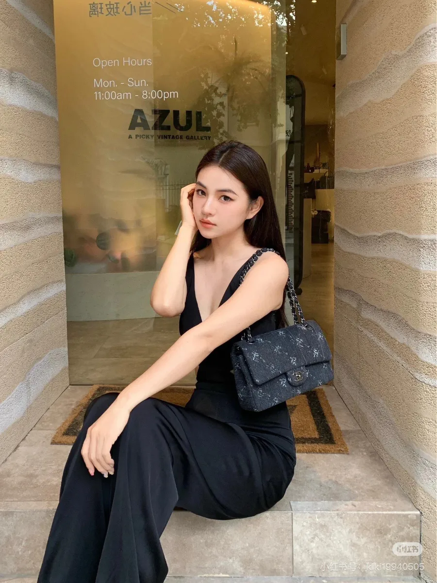 chanel_medium_denim_double_flap_shoulder_bag_28557217_detail_05.jpg