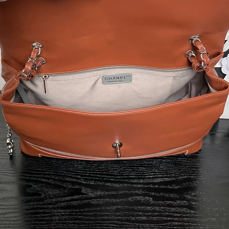 chanel_vintage_paris-london_flap-bag_9902_back.jpg