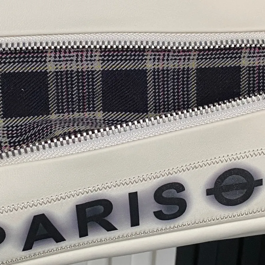 chanel_vintage_paris-london_flap-bag_9902_detail_01.jpg
