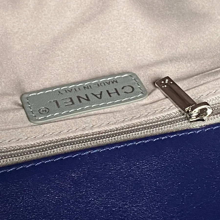chanel_vintage_paris-london_flap-bag_9902_detail_03.jpg