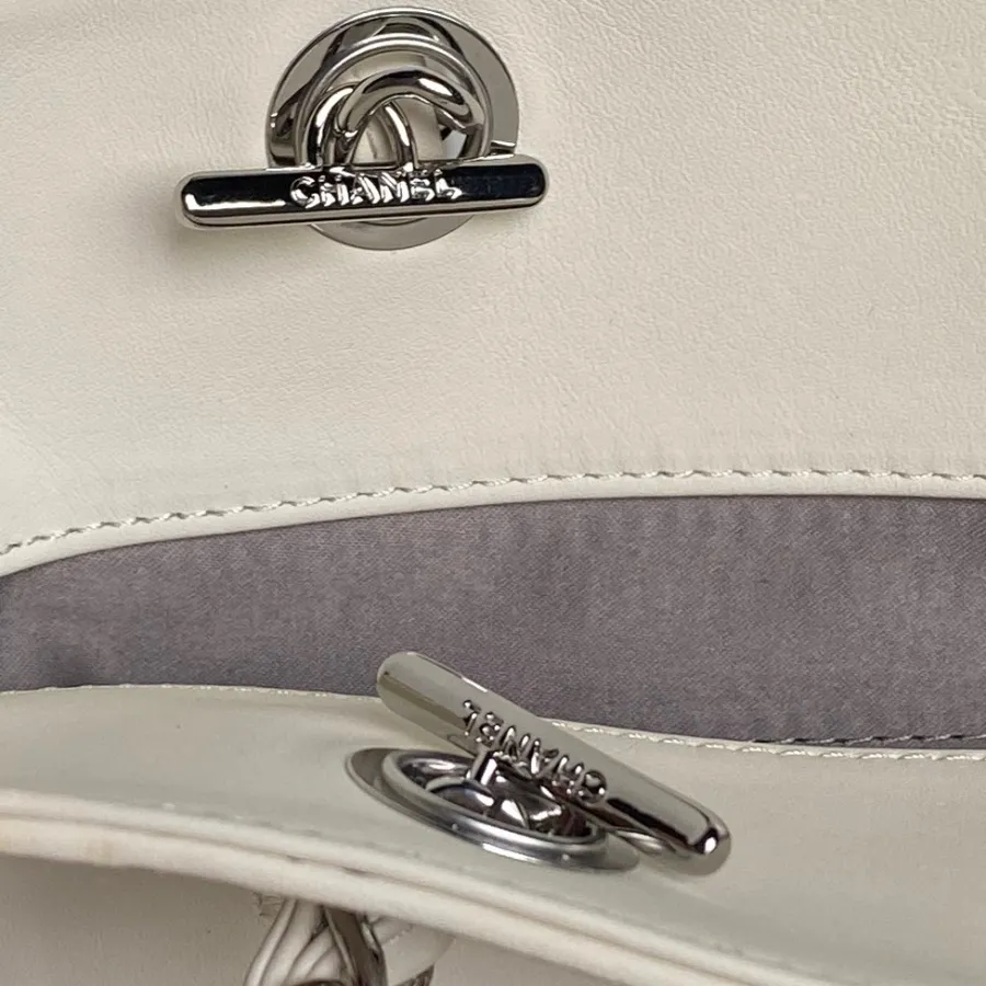 chanel_vintage_paris-london_tote-bag_9901_detail_04.jpg