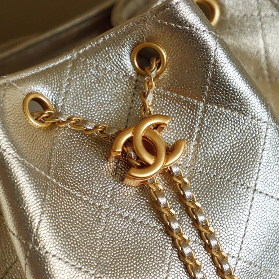chanel_25b_double_shoulder-bag_backpack_as5600_detail_02.jpg