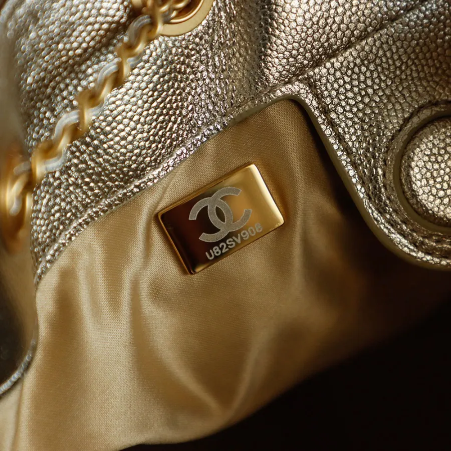 chanel_25b_double_shoulder-bag_backpack_as5600_detail_04.jpg