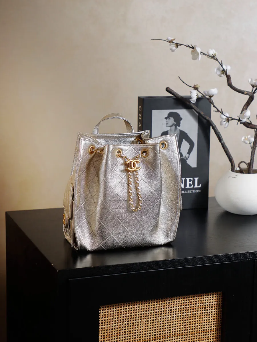 chanel_25b_double_shoulder-bag_backpack_as5600_front.jpg