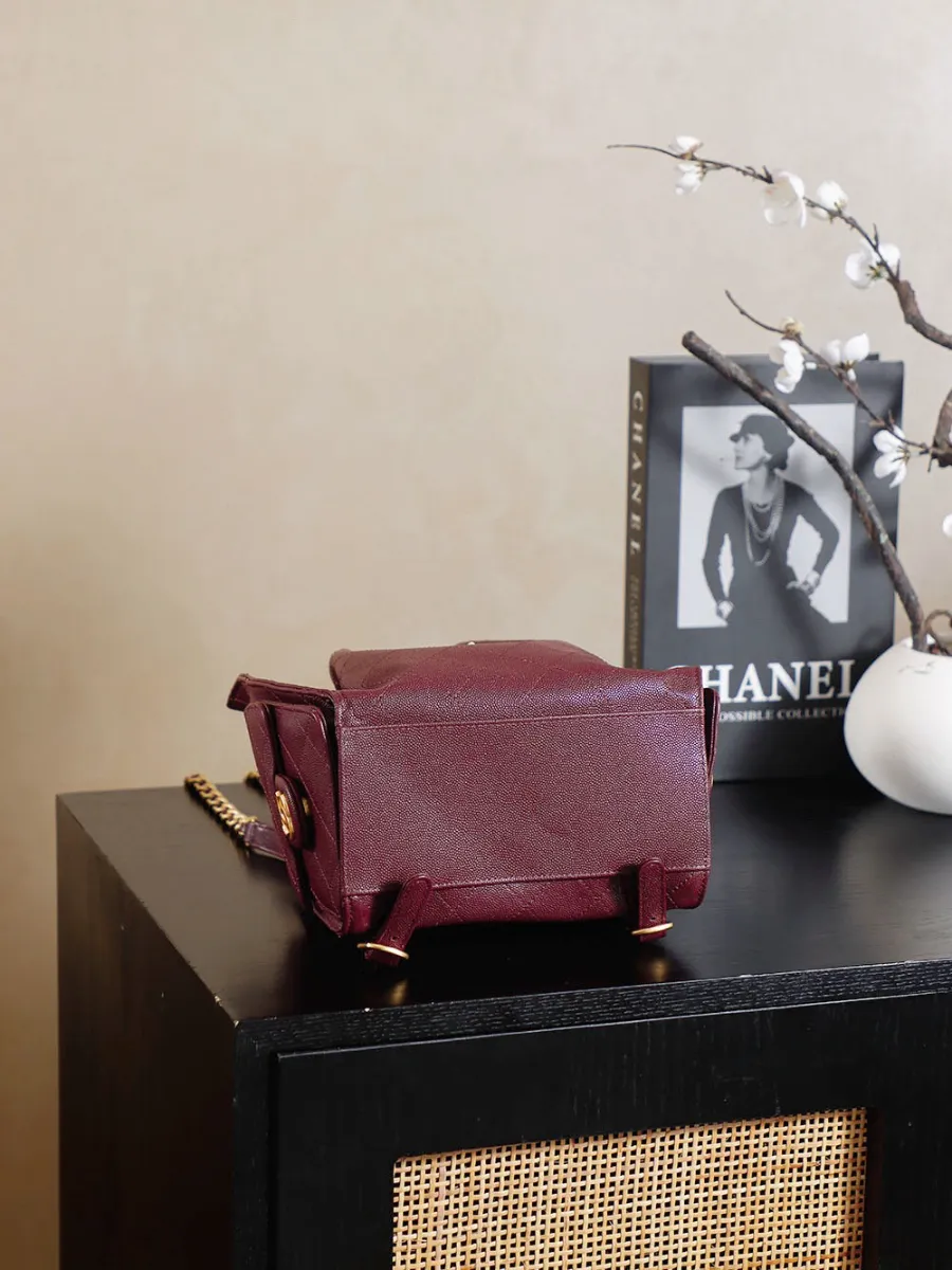 chanel_25b_double_shoulder-bag_backpack_as5600_bottom.jpg