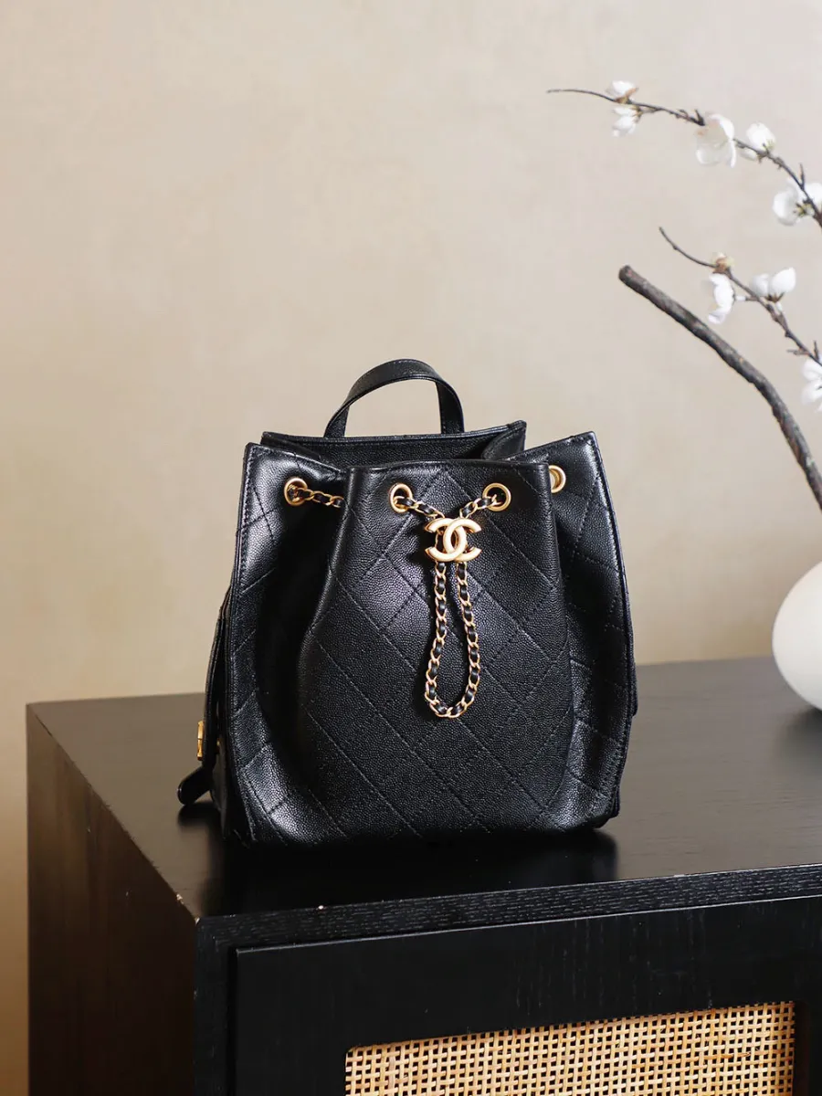 chanel_25b_double_shoulder-bag_backpack_as5600_front.jpg