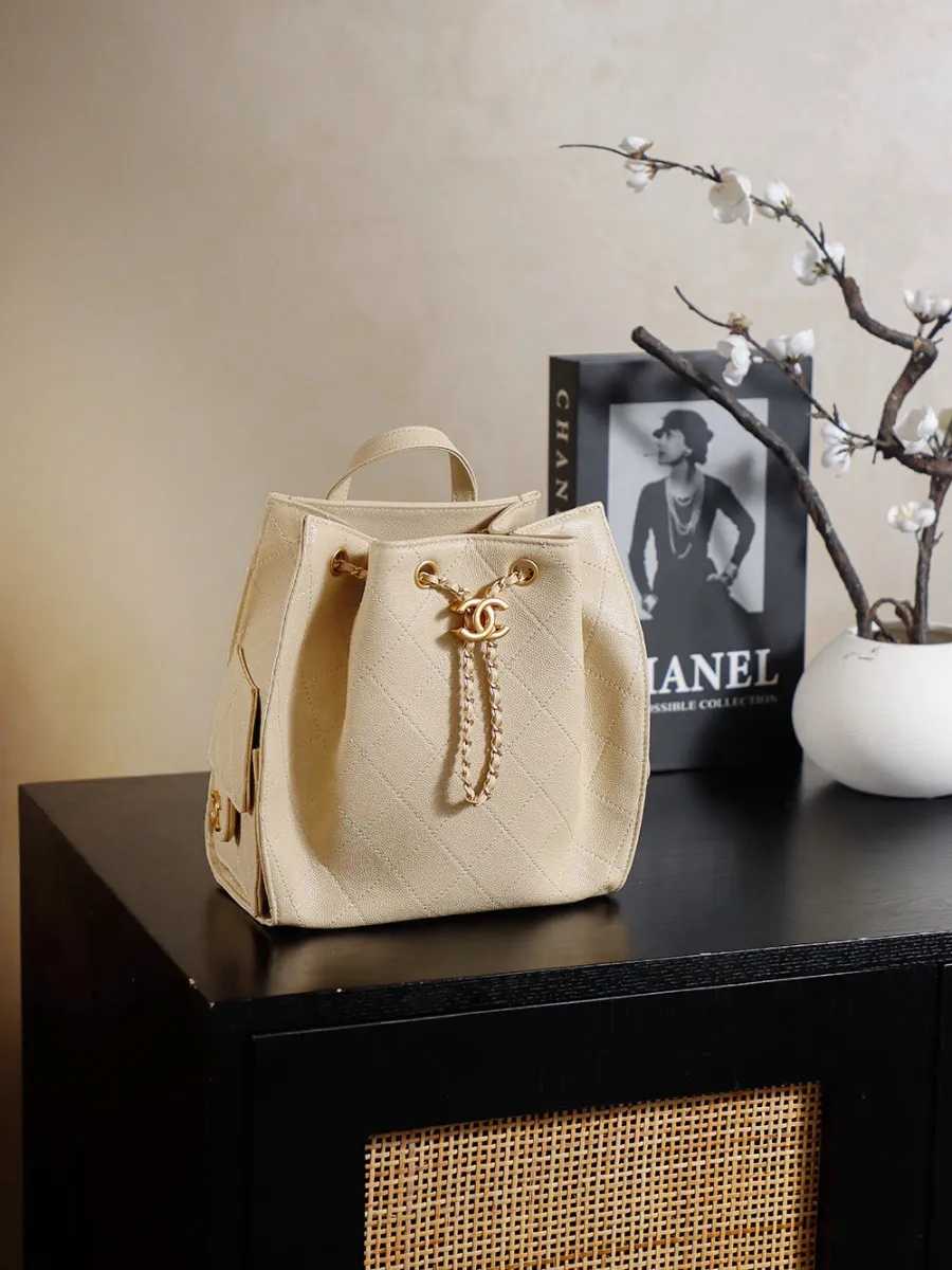 chanel_25b_double_shoulder-bag_backpack_as5600_front.jpg
