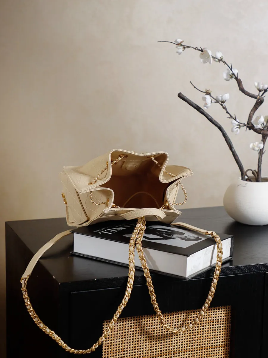 chanel_25b_double_shoulder-bag_backpack_as5600_inside.jpg